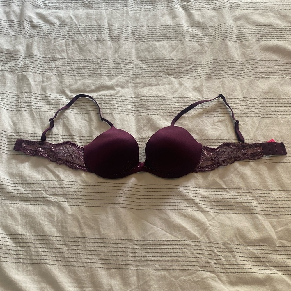 La SENZA body kiss purple bra. Size 32B.